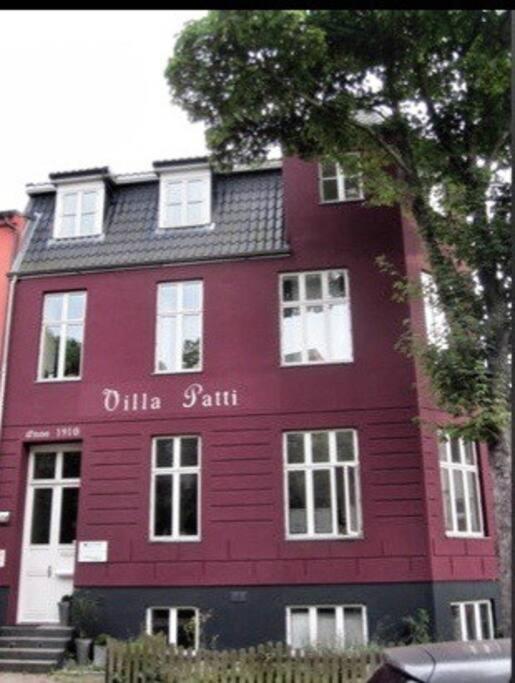 Apartment At Rostock - Pink Exterior photo