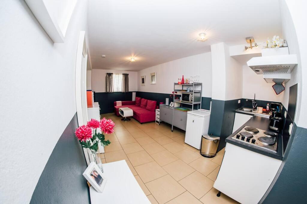 Apartment At Rostock - Pink Exterior photo